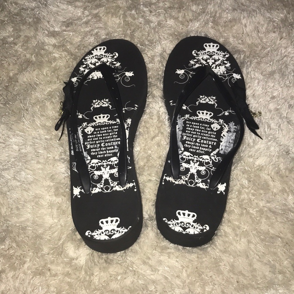 Juicy couture flip flops
